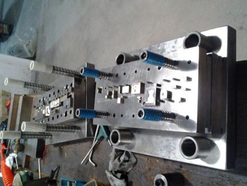 纳溪模具制造-12