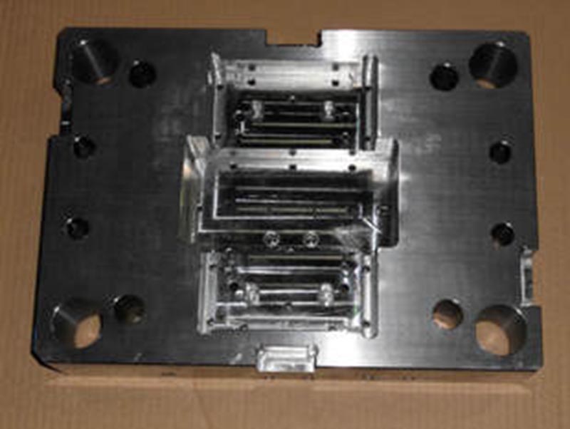 纳溪精密塑料模-06